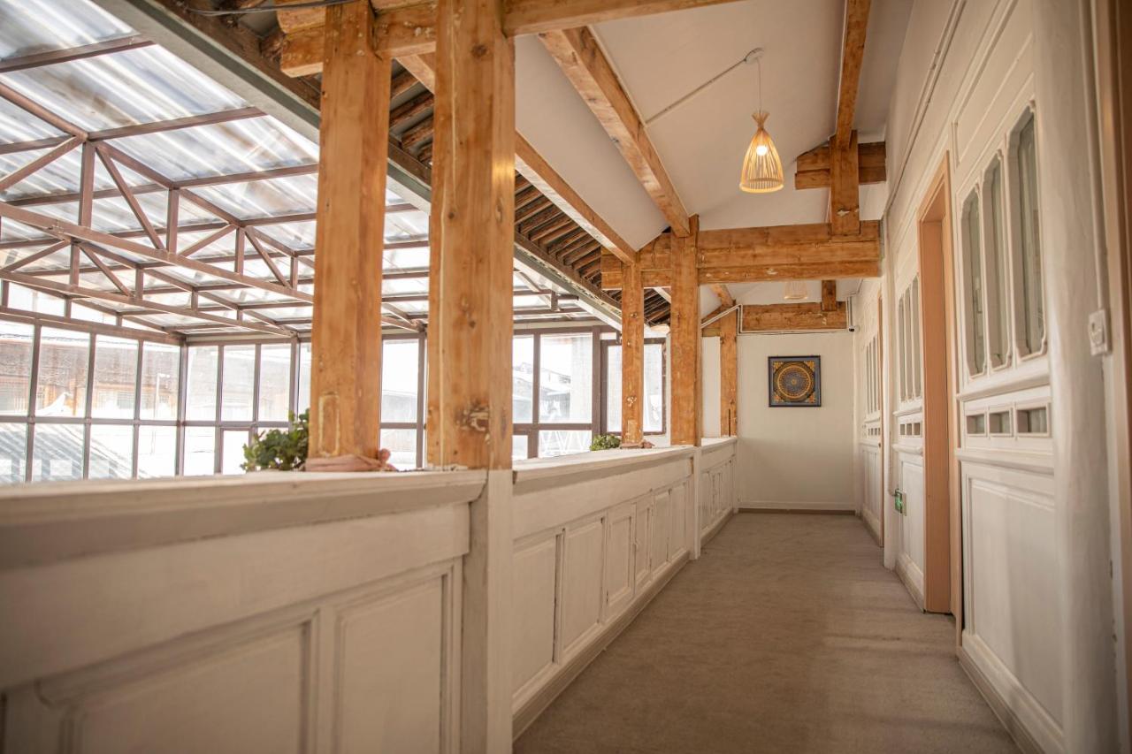 雪湖轻奢民宿 Snowlake Inn Shangri-La Buitenkant foto