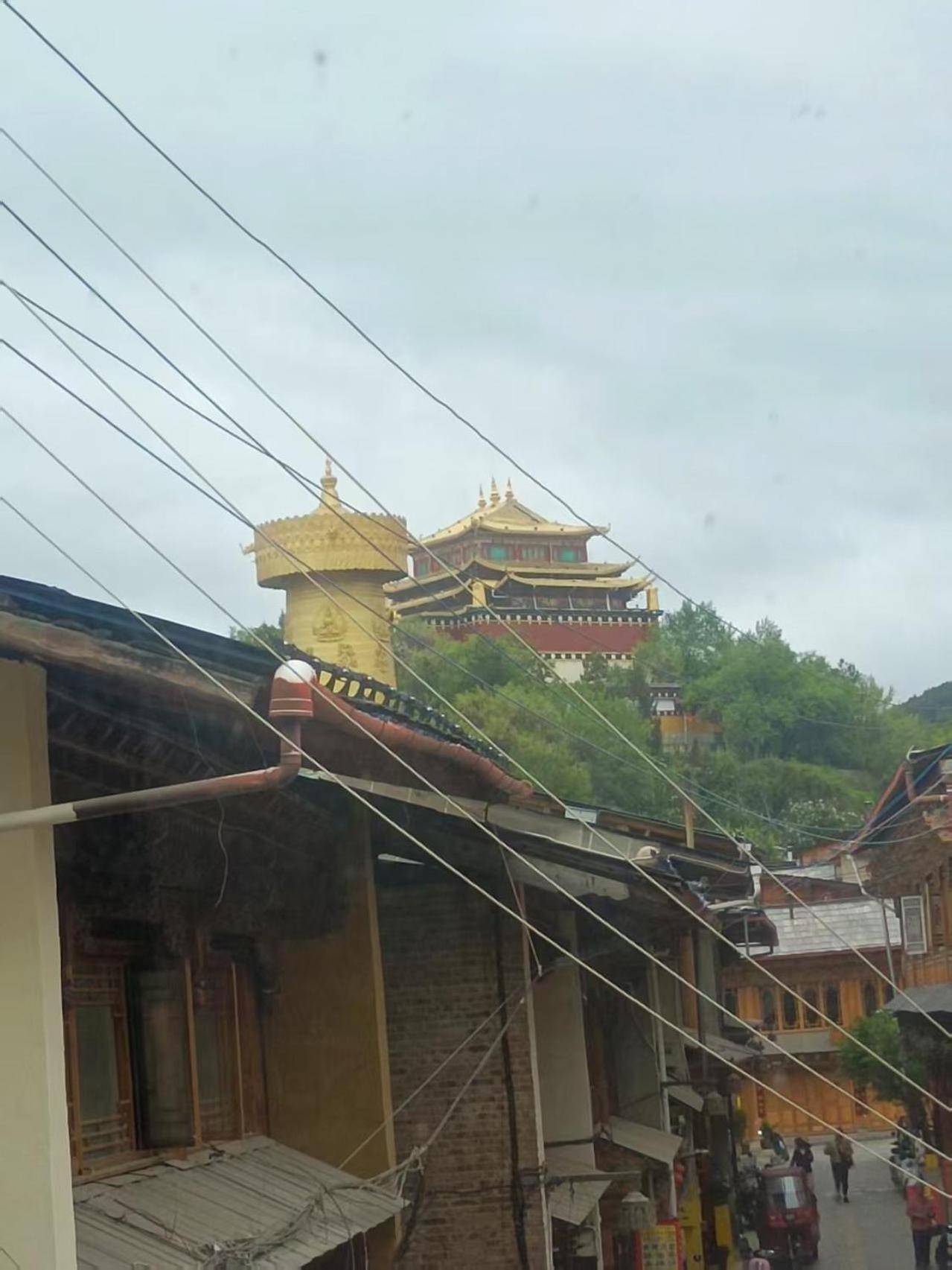 雪湖轻奢民宿 Snowlake Inn Shangri-La Buitenkant foto